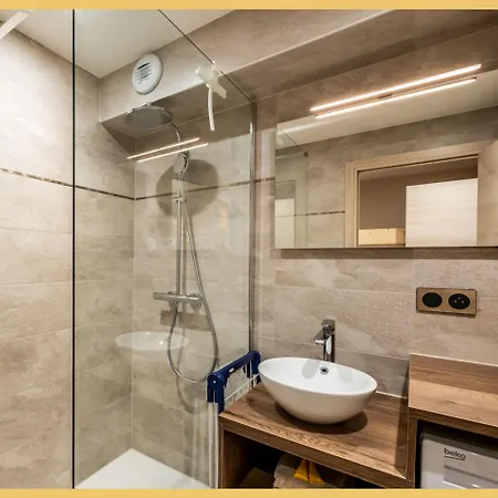 La Petite Ourse I Meuble ベルネ